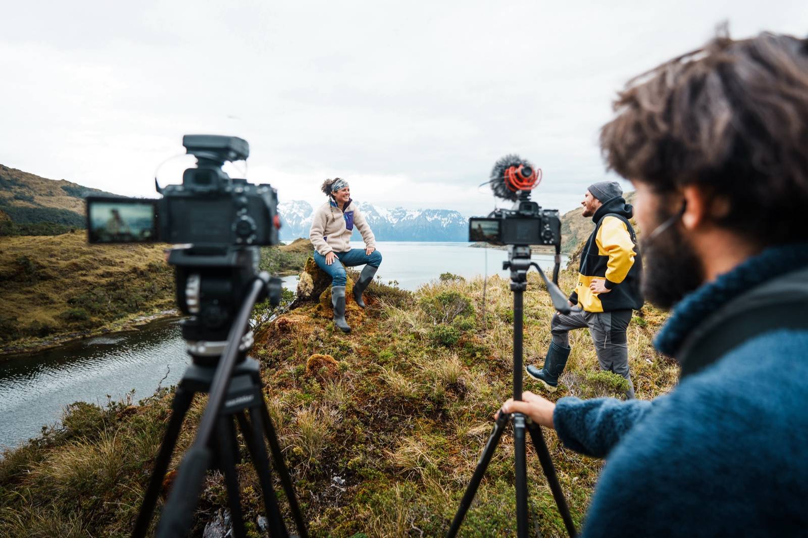 Patagonie, tournage de l'interview d'Ines Dussaillant, glaciologue. Photo © Maxime Horlaville