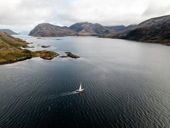 Le bateau Captain Darwin dans les canaux de Patagonie